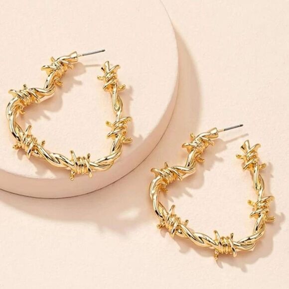 gold heart hoop earrings H151 - Picture 1 of 3